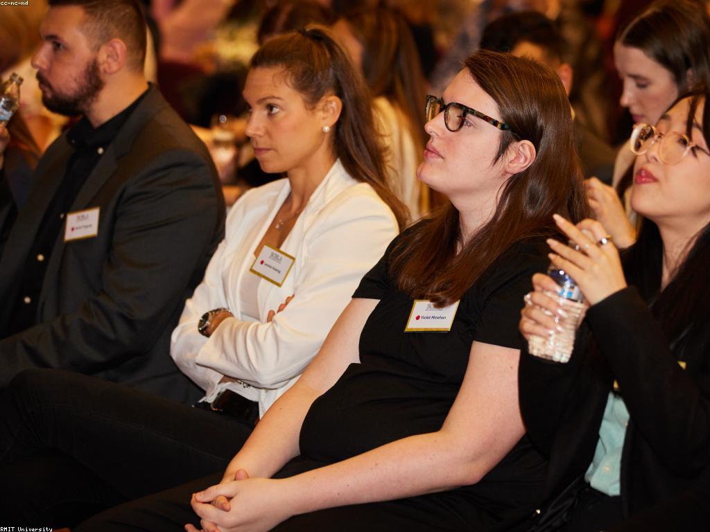 នាក់ឈ្នះរង្វាន់